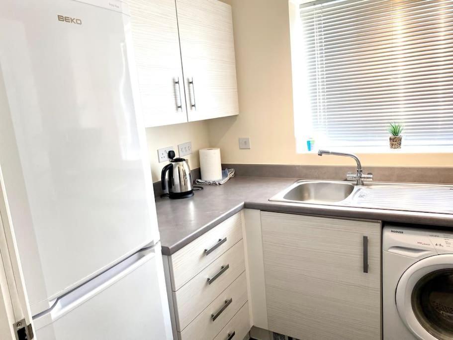 Amazing 2-Bed City Centre Apt With Parking Ковентри Экстерьер фото