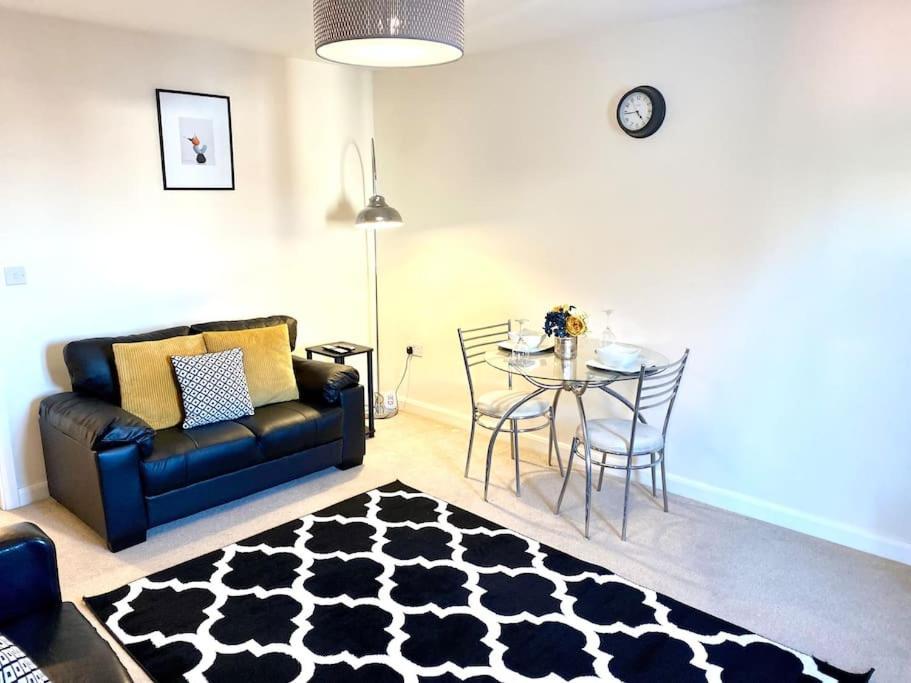 Amazing 2-Bed City Centre Apt With Parking Ковентри Экстерьер фото