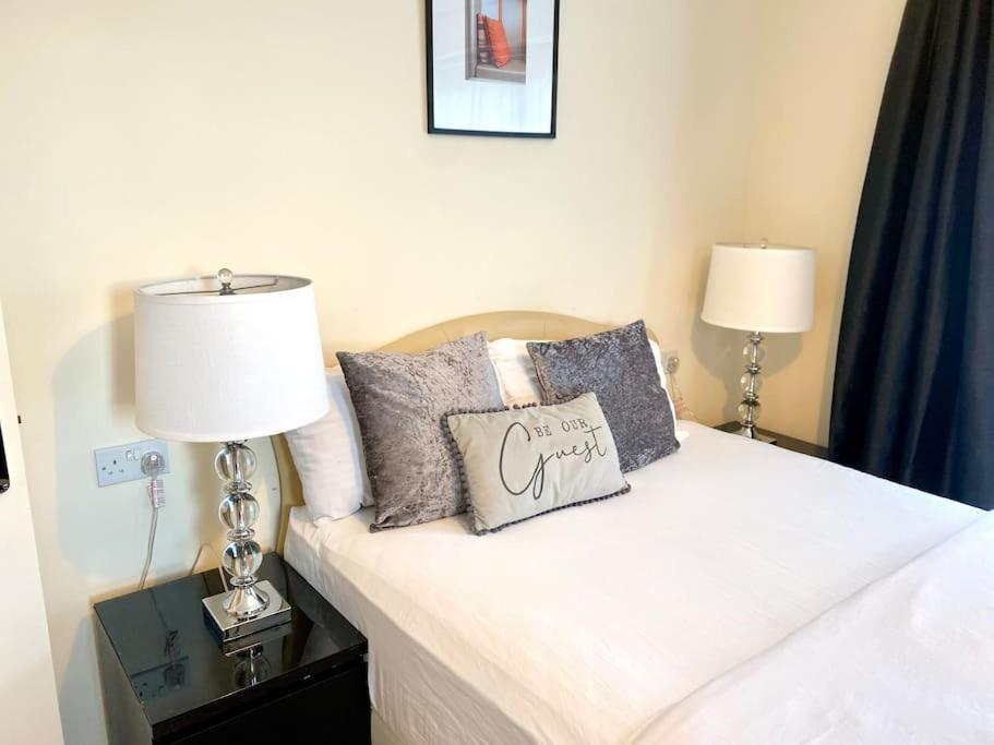 Amazing 2-Bed City Centre Apt With Parking Ковентри Экстерьер фото