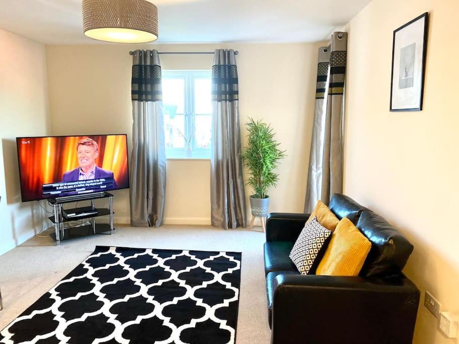 Amazing 2-Bed City Centre Apt With Parking Ковентри Экстерьер фото